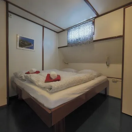 Hotel Hotelboat Sarah 2*