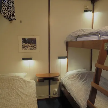 호텔 Hotelboat Sarah 2*