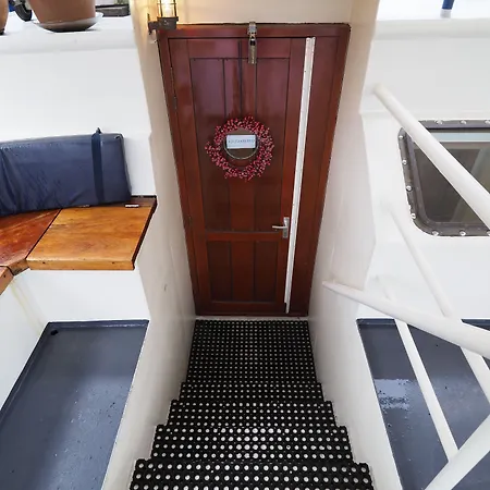 Hotelboat Sarah Отель 2*