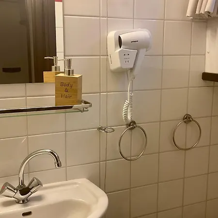 호텔 Hotelboat Sarah 2*