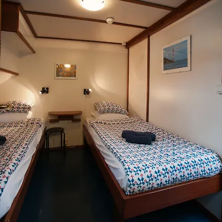 Hotelboot Sarah 2*