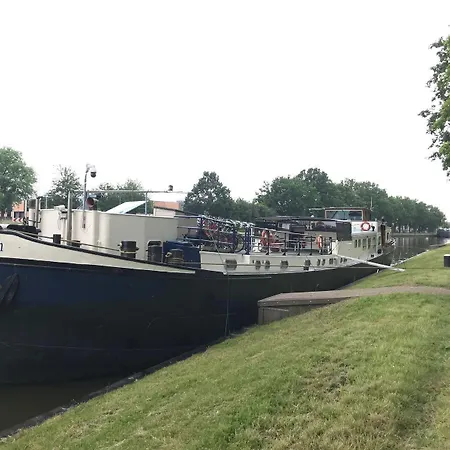 Hotelboat Sarah 2*