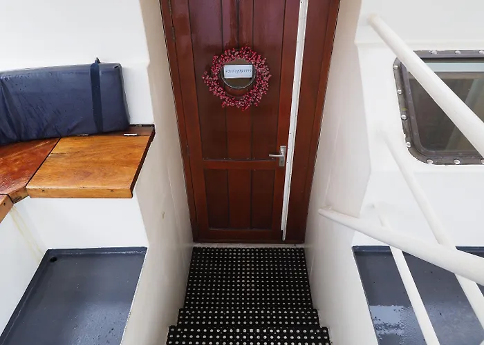 Hotelboat Sarah Hotel 2*